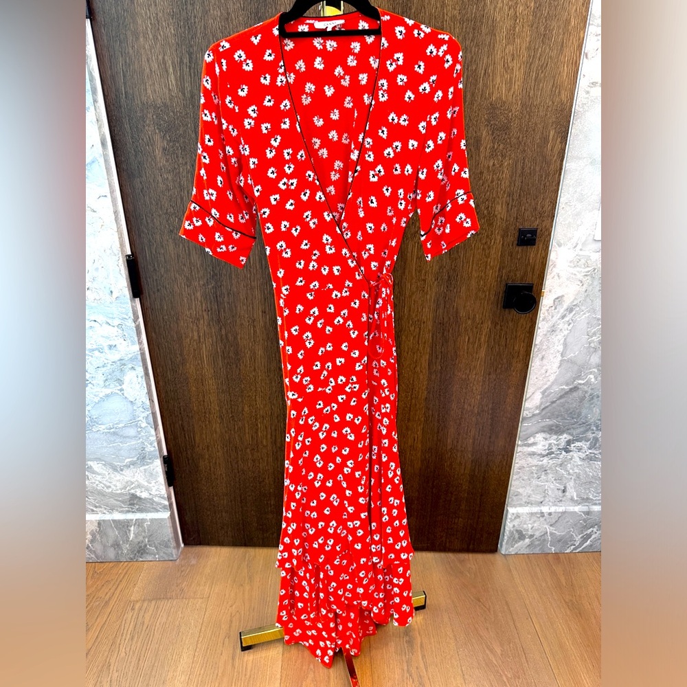 Ganni floral print long dress Size 34 great wrap dress with neck. Tea length hem
